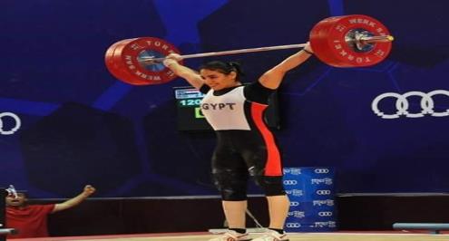 بعد 5 أعوام من المعاناة.. ميدالية الرباعة الأوليمبية عبير عبد الرحمن تصل القاهرة